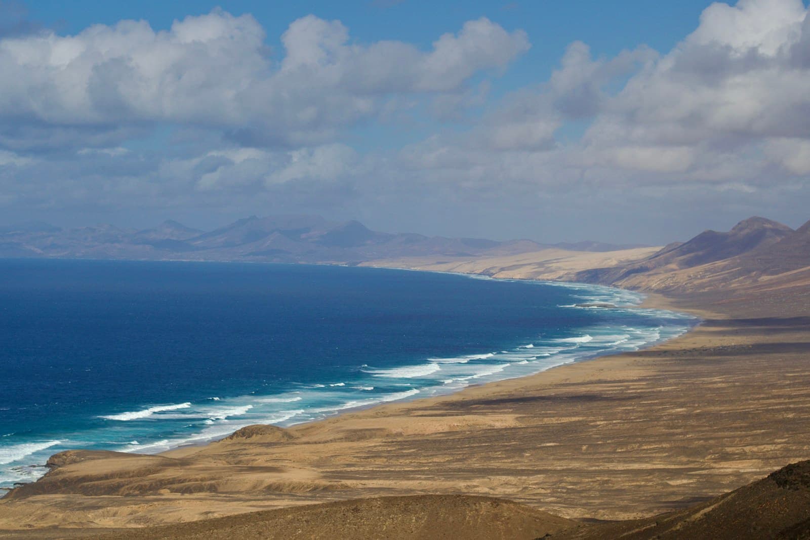 Atlantikküste Fuerteventura mit Wellen